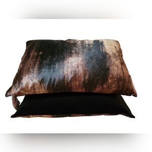 Luxury Caldeira Lumbar Pillows NWT Set Of 2